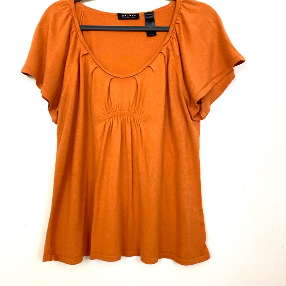 Axcess by Liz Claiborne top. Short sleeve ORANGE knit shirt size XL